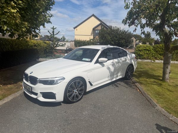 BMW 5-Series Saloon, Petrol Plug-in Hybrid, 2019, White