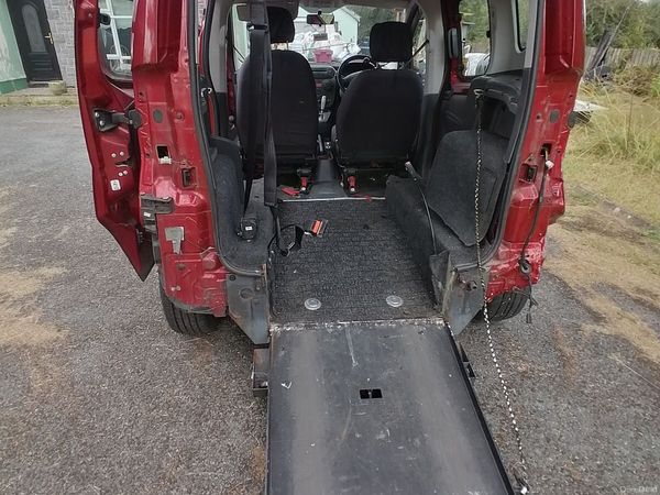 Fiat Qubo MPV, Diesel, 2010, Red