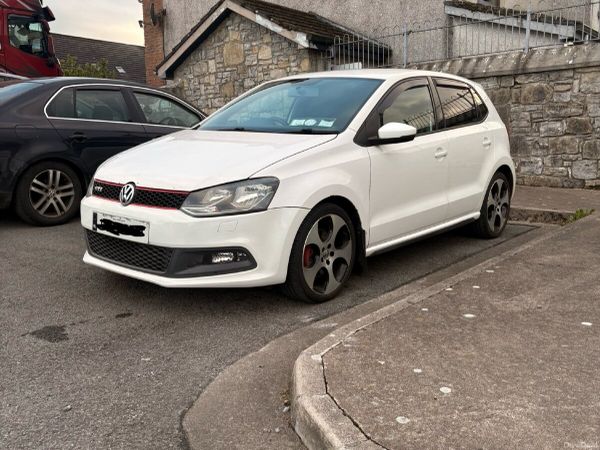Volkswagen Polo Hatchback, Petrol, 2012, White