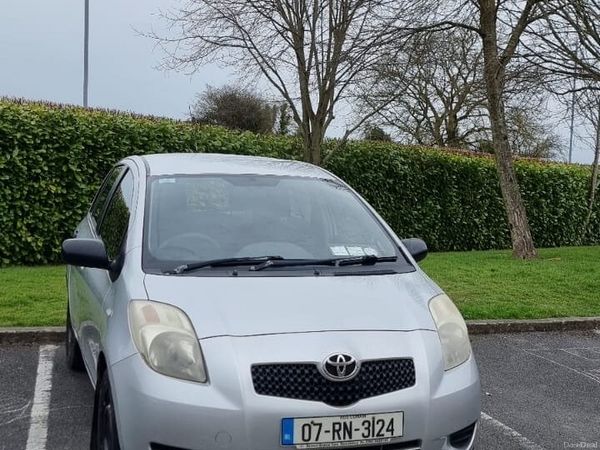 Toyota Yaris Hatchback, Petrol, 2007, Silver