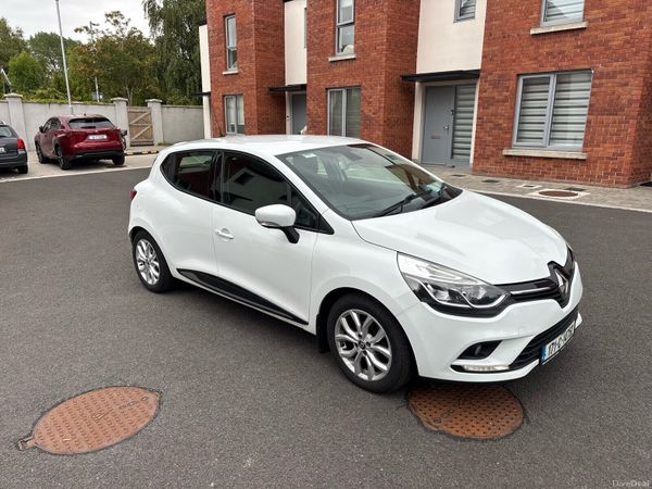 Renault Clio Hatchback, Petrol, 2017, White