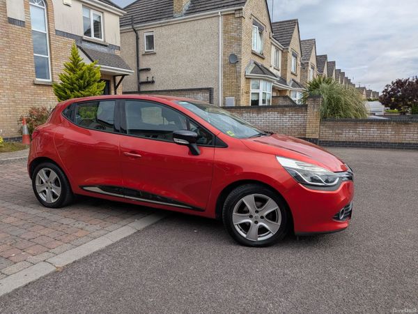 Renault Clio Hatchback, Diesel, 2014, Red