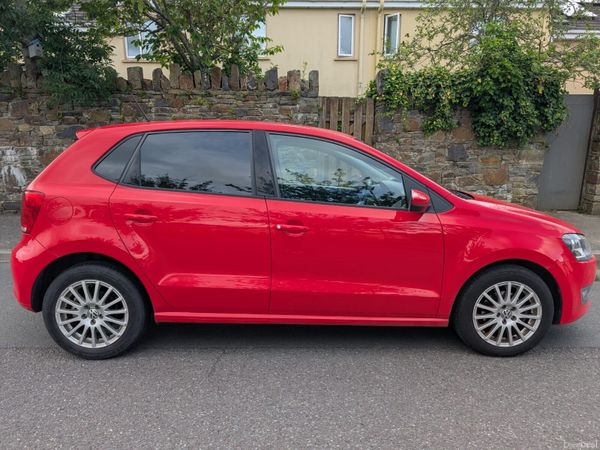 Volkswagen Polo Hatchback, Petrol, 2012, Red