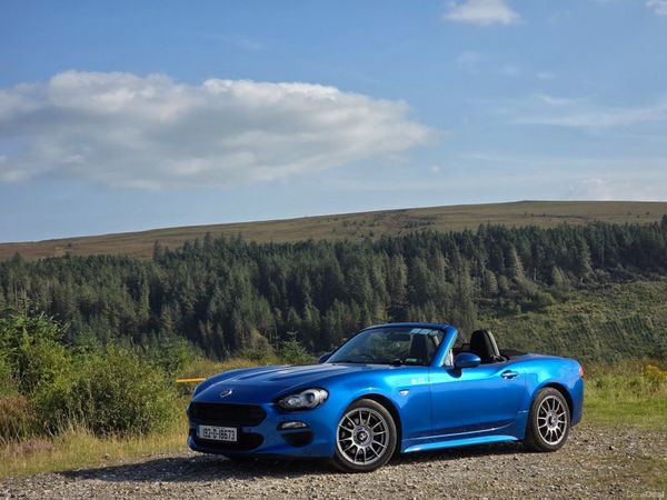 Fiat 124 Spider Convertible, Petrol, 2019, Blue