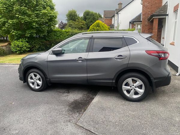Nissan Qashqai MPV, Petrol, 2020, Grey