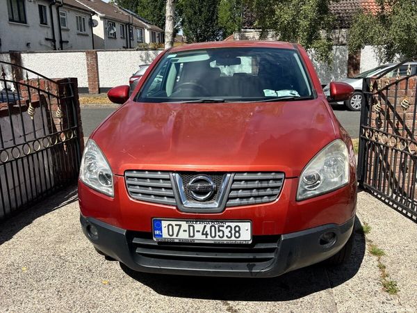Nissan Qashqai Hatchback, Petrol, 2007, Red