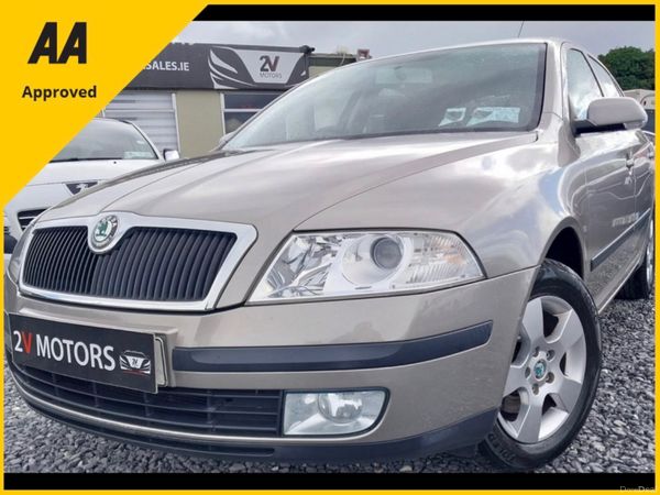 Skoda Octavia Hatchback, Petrol, 2008, Beige