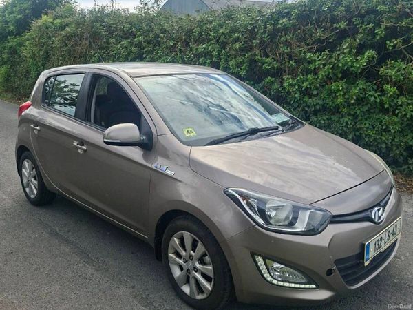 Hyundai i20 Hatchback, Diesel, 2013, Bronze