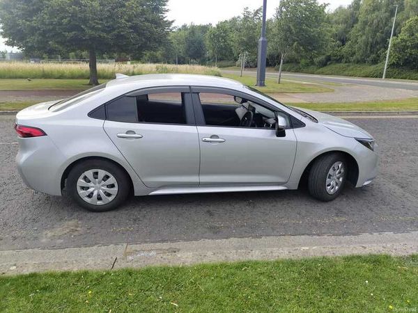 Toyota Corolla Saloon, Petrol Hybrid, 2021, Silver