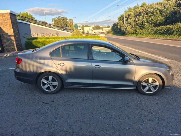 Volkswagen Jetta Saloon, Diesel, 2017, Grey