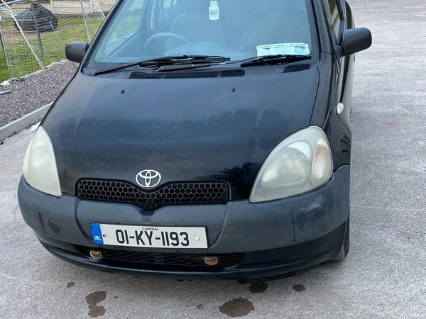 Toyota Yaris Hatchback, Petrol, 2001, Black