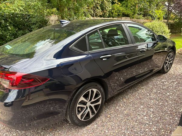 Opel Insignia Hatchback, Petrol, 2018, Blue