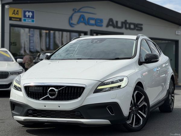 Volvo V40 Hatchback, Diesel, 2019, White
