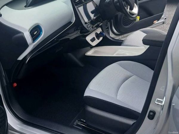 Toyota Prius Hatchback, Petrol Hybrid, 2017, Silver