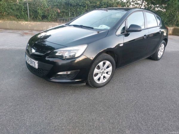 Vauxhall Astra Hatchback, Diesel, 2015, Black