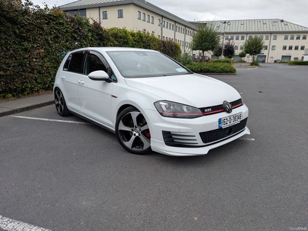 Volkswagen Golf Hatchback, Petrol, 2015, White