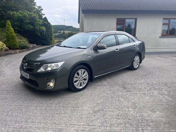 Toyota Camry Saloon, Petrol Hybrid, 2012, Green