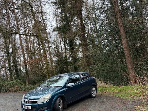 Opel Astra Hatchback, Petrol, 2007, Yellow