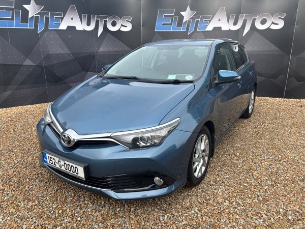Toyota Auris Hatchback, Petrol, 2015, Blue