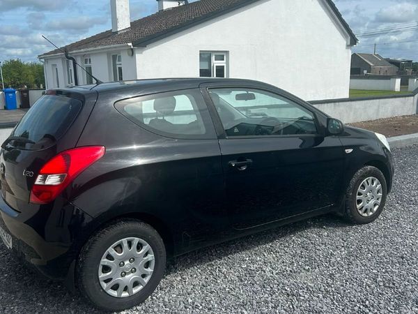 Hyundai i20 Hatchback, Petrol, 2010, Black