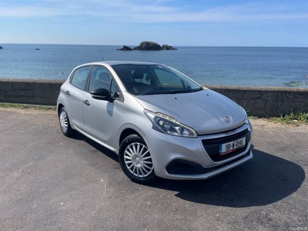 Peugeot 208 Hatchback, Petrol, 2018, Grey