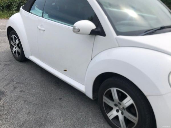 Volkswagen Beetle Convertible, Petrol, 2010, White