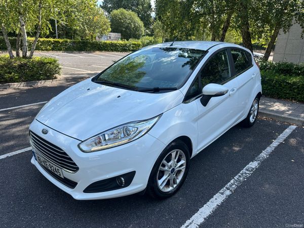 Ford Fiesta Hatchback, Petrol, 2016, White