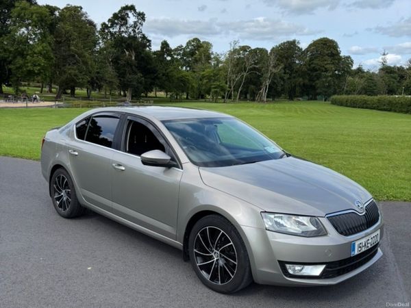 Skoda Octavia Saloon, Diesel, 2015, Beige