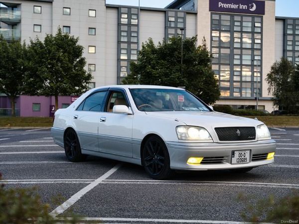 Toyota Crown Saloon, Petrol, 2000, White