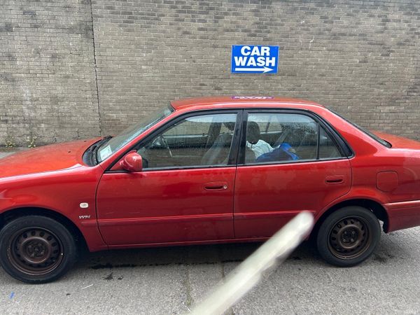 Toyota Corolla Saloon, Petrol, 2001, Red