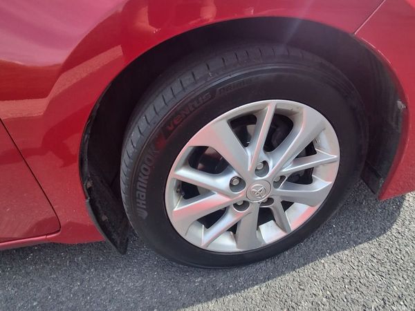 Toyota Corolla Saloon, Diesel, 2016, Red