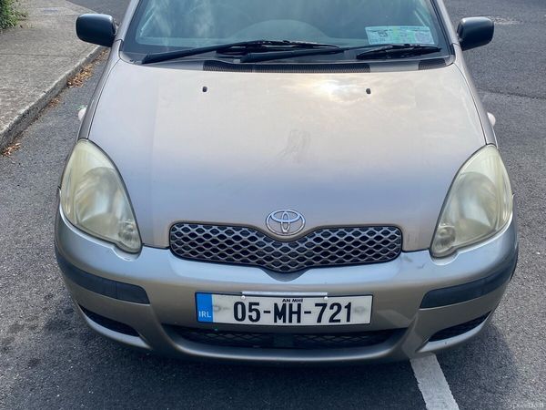Toyota Yaris Hatchback, Petrol, 2005, Grey