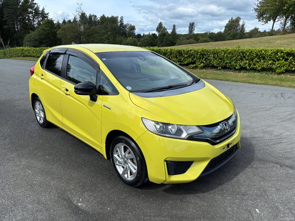 Honda Fit Hatchback, Petrol Hybrid, 2013, White