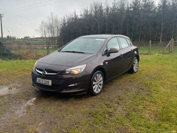 Opel Astra Hatchback, Diesel, 2014, Brown