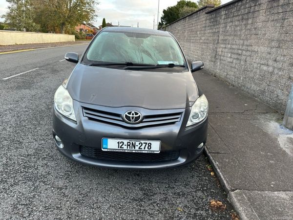 Toyota Auris Hatchback, Diesel, 2012, Grey