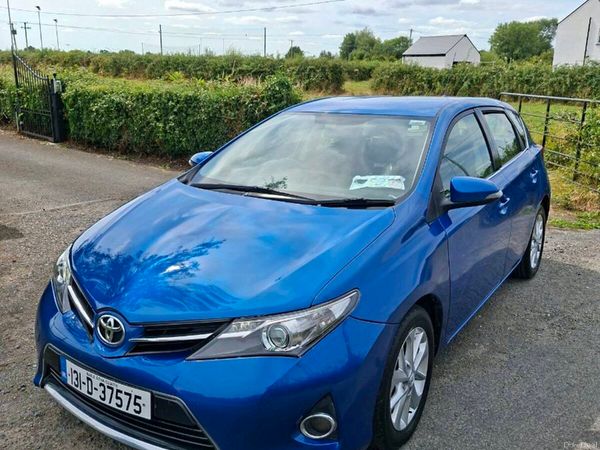 Toyota Auris Hatchback, Petrol, 2013, Blue