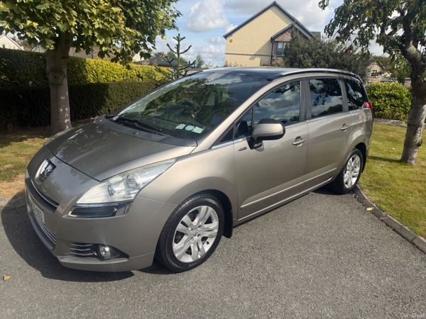 Peugeot 5008 MPV, Diesel, 2013, Grey