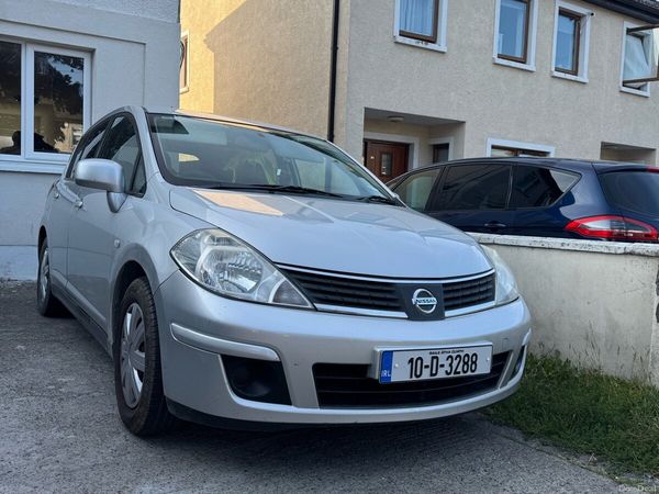 Nissan Tiida Hatchback, Petrol, 2010, Silver