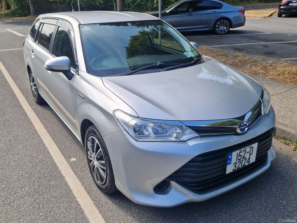 Toyota Corolla Estate, Petrol Hybrid, 2015, Silver