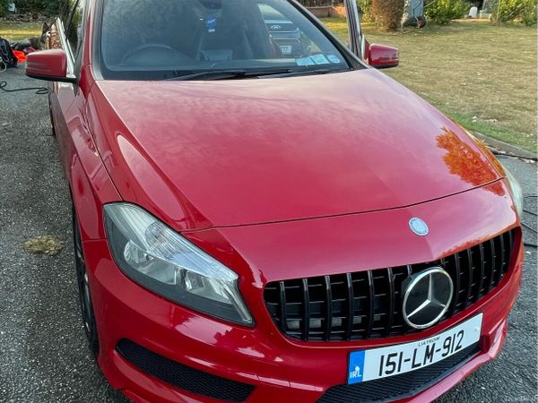 Mercedes-Benz A-Class Hatchback, Diesel, 2015, Red