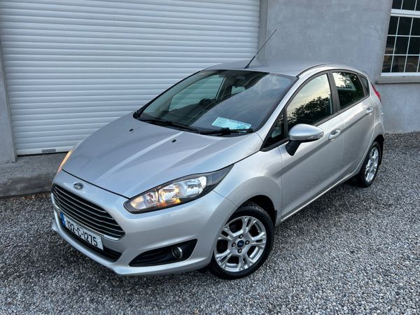 Ford Fiesta Hatchback, Petrol, 2013, Silver