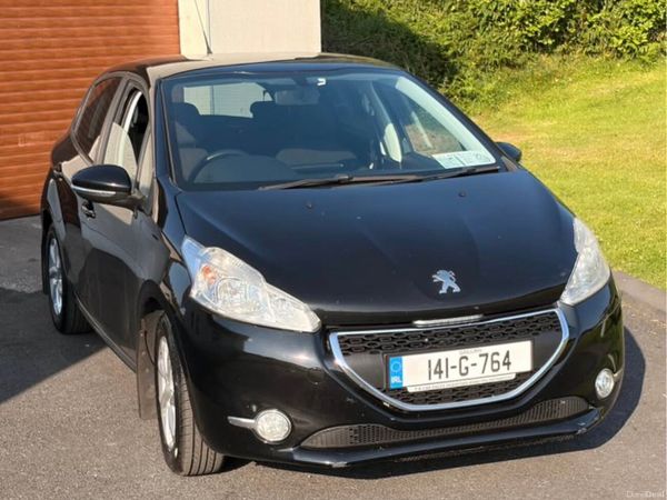 Peugeot 208 Hatchback, Petrol, 2014, Black