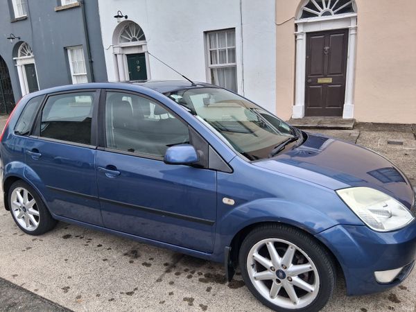 Ford Fiesta Hatchback, Petrol, 2005, Blue