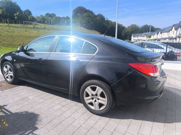 Vauxhall Insignia Hatchback, Diesel, 2012, Black