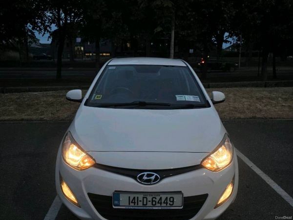 Hyundai i20 Hatchback, Petrol, 2014, White