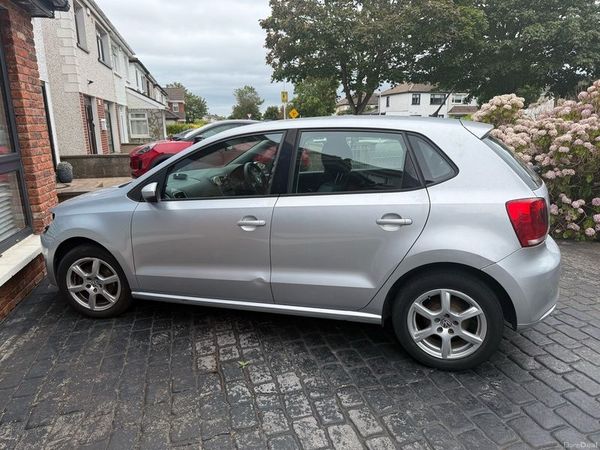 Volkswagen Polo Hatchback, Petrol, 2011, Silver