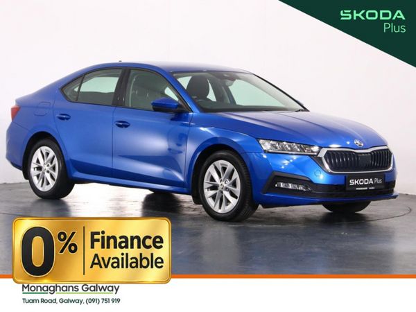 Skoda Octavia Hatchback, Petrol, 2022, Blue