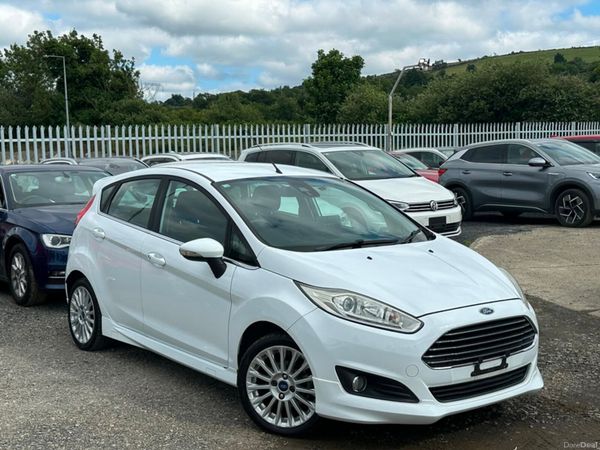 Ford Fiesta Hatchback, Petrol, 2016, White