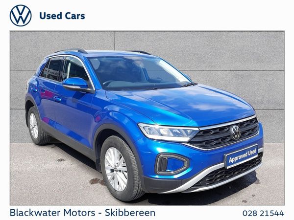 Volkswagen T-Roc Hatchback, Petrol, 2023, Blue
