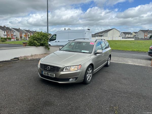Volvo V70 Estate, Diesel, 2014, Gold